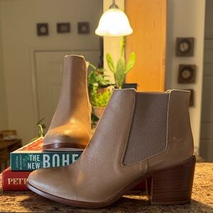 Nisolo Size 7 Leather Ankle Boots